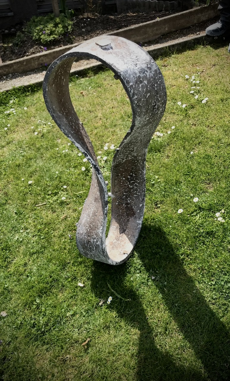 Schlaufe als Bonze rohguss Titel Möbiusband